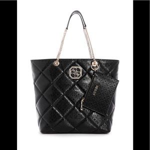 Guess Dilla Quilted Carryall bag